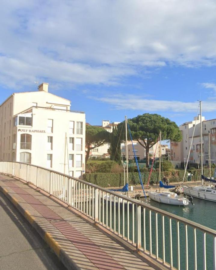 Cap D'agde Bord De Avec Piscine Apartment